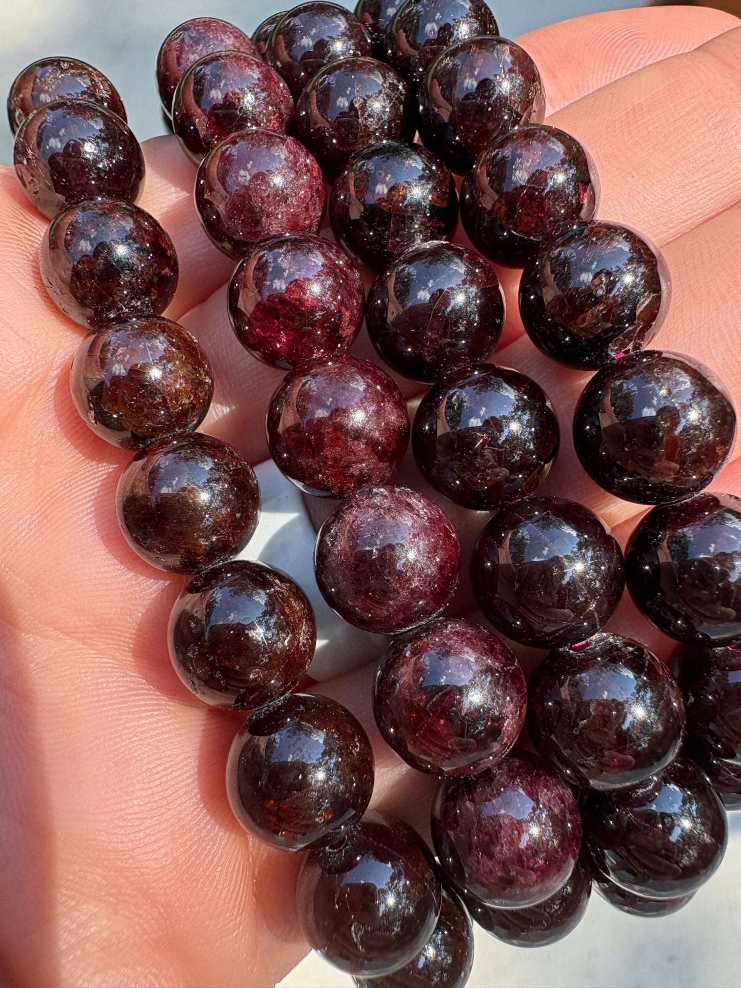 Garnet bracelet 10mm