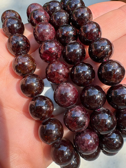 Garnet bracelet 10mm