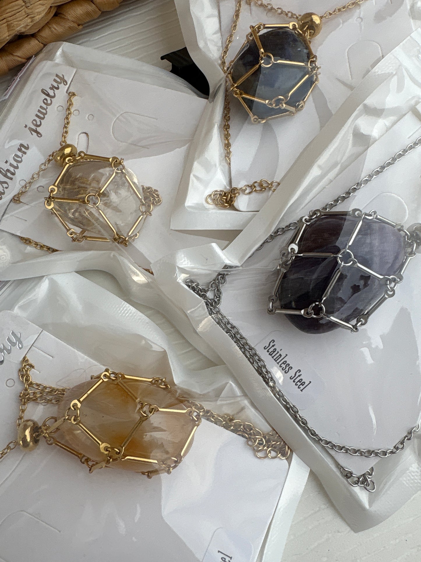 Adjustable metal stone necklace