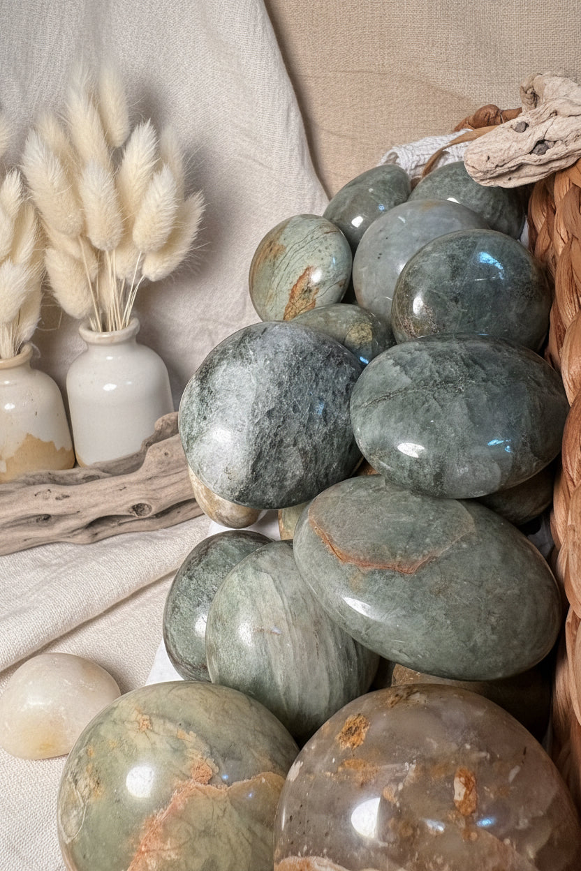 Green Quartz Pebble Stone